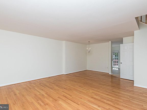 2nd image of 14707 Stream Pond Dr