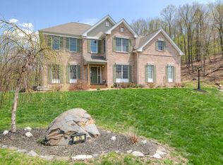 126 Heather Dr, Hopewell Junction, NY 12533