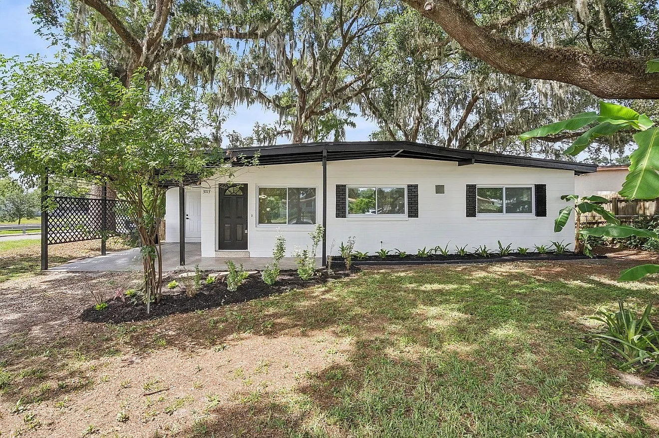 3 bed, 888 sqft, $2,250 — Photo 1