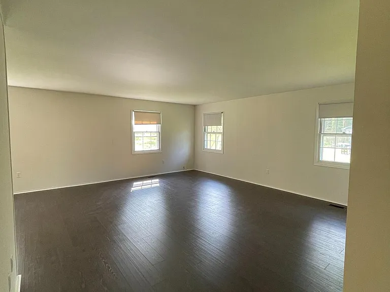 15713 Pointer Ridge Dr — Photo 5