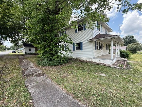 2nd image of 1110 E Oak St