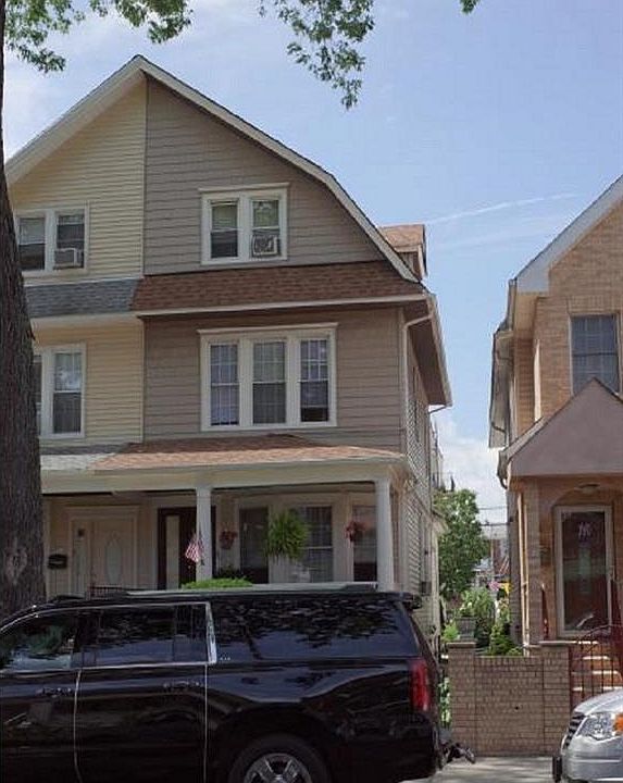 2nd image of 60 Bay 23 St