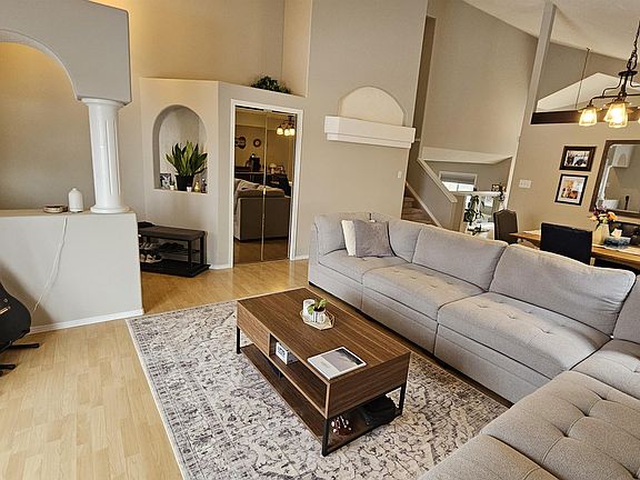 4th image of 128 Chancery Point E