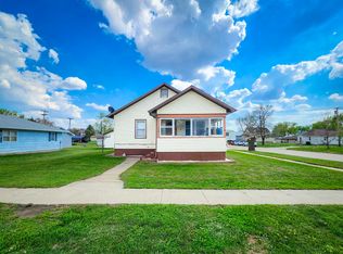 110 W Locust Ave, Plainview, NE 68769