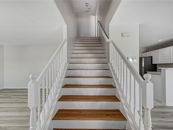 4th image of 3891 Starfield Ln