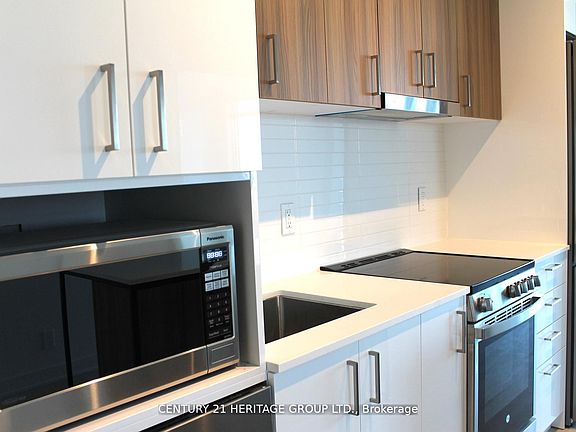 4th image of 30 Upper Mall Way #A3410