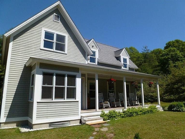 1st image of 735 Oak St