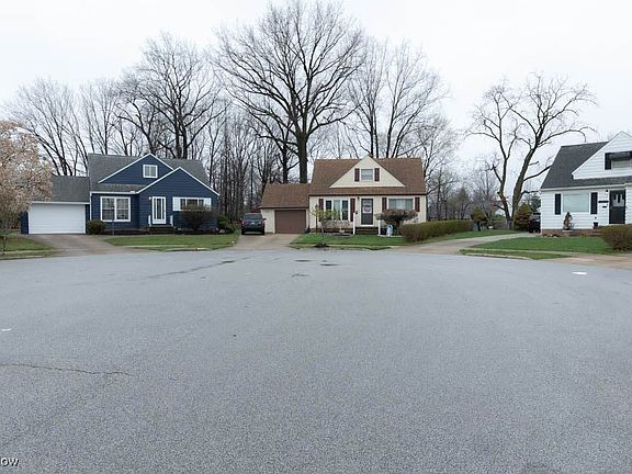3rd image of 28950 Homewood Dr