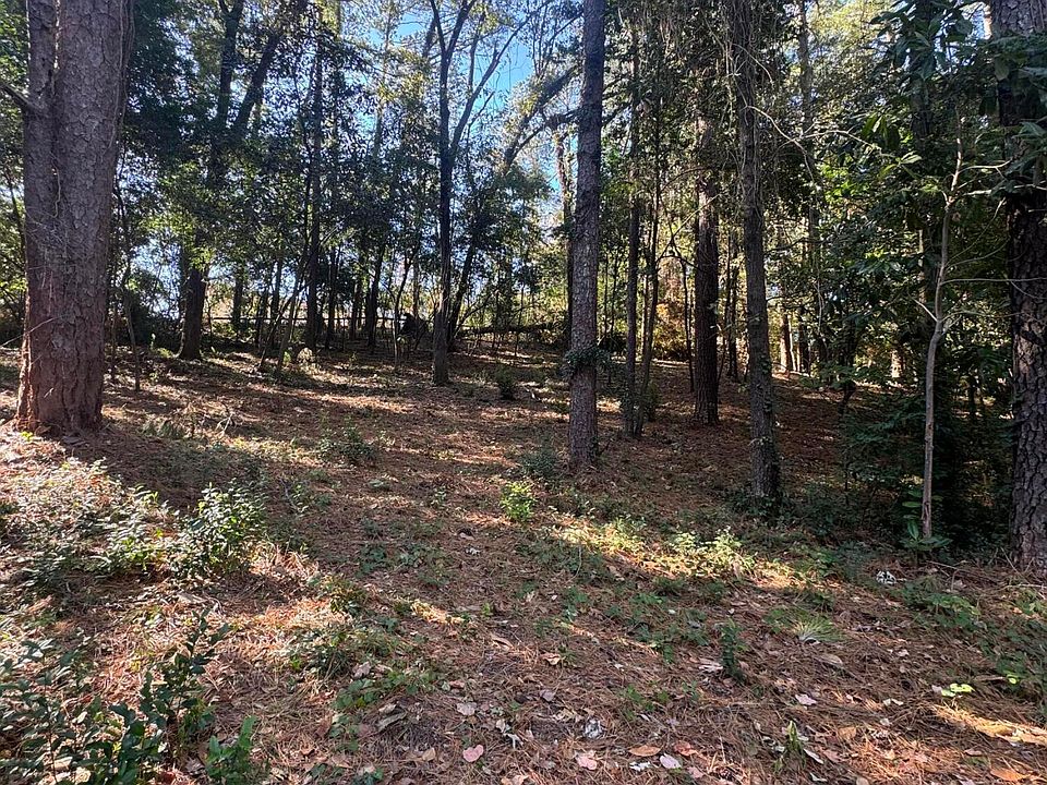2nd image of 9 SW Hills Woodland Lane