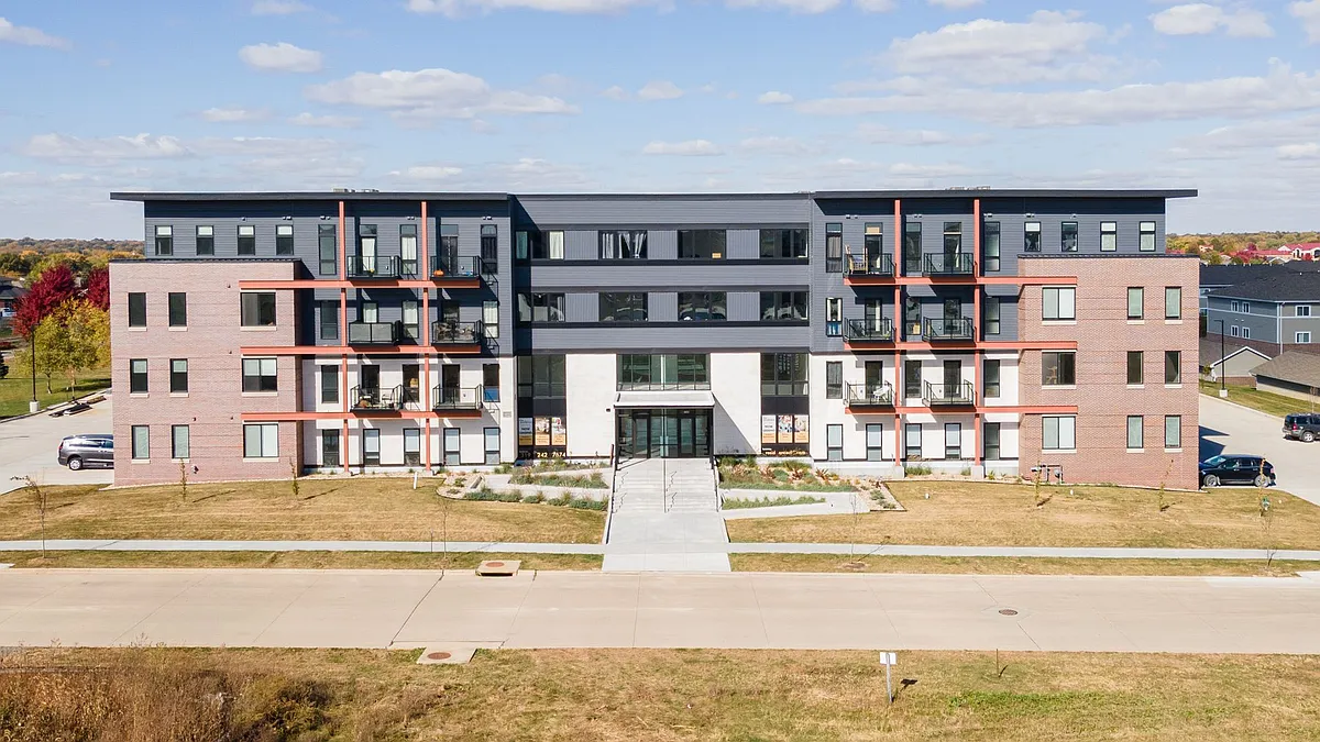 Building Photo - The Residence @ Willow Falls