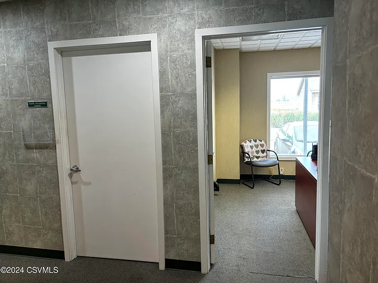 195 Airport Rd — Photo 3