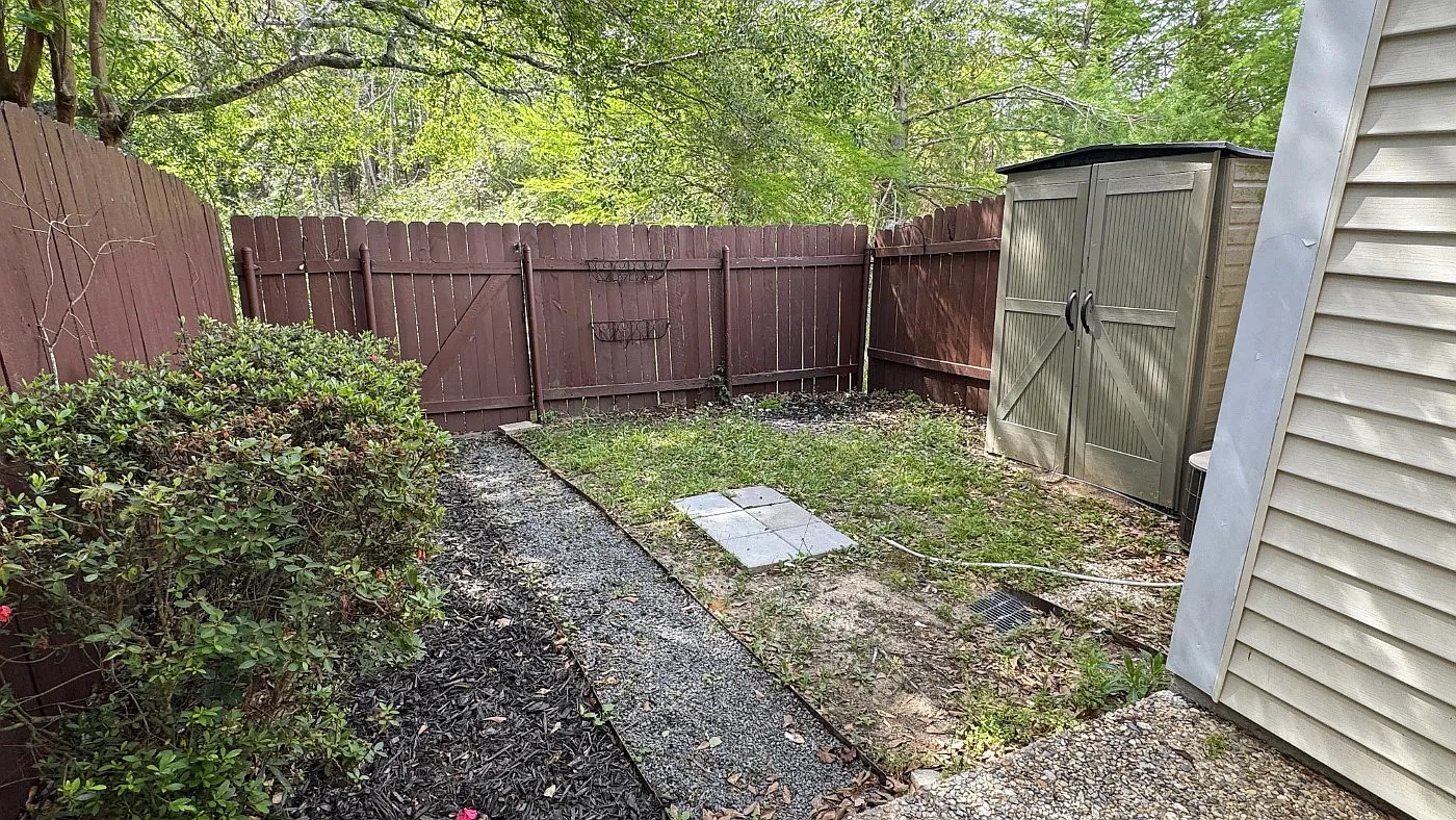2 bed, 1.5 bath, 1140 sqft, $1,300 — Photo 4