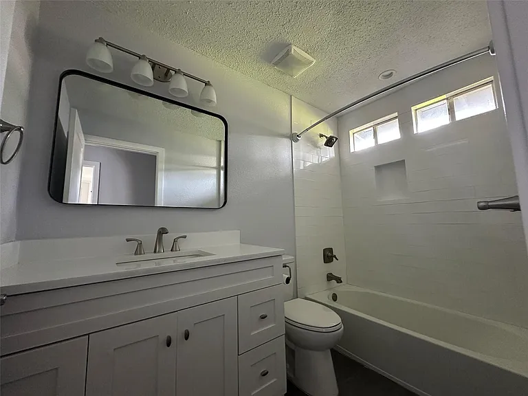 4412 Gillis St #A — Photo 23