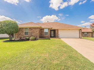8252 Lesley Ln, Watauga, TX 76148