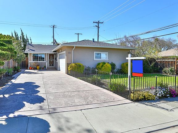 2nd image of 2020 Briarwood Dr