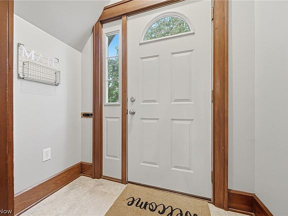 3rd image of 213 33rd St NW