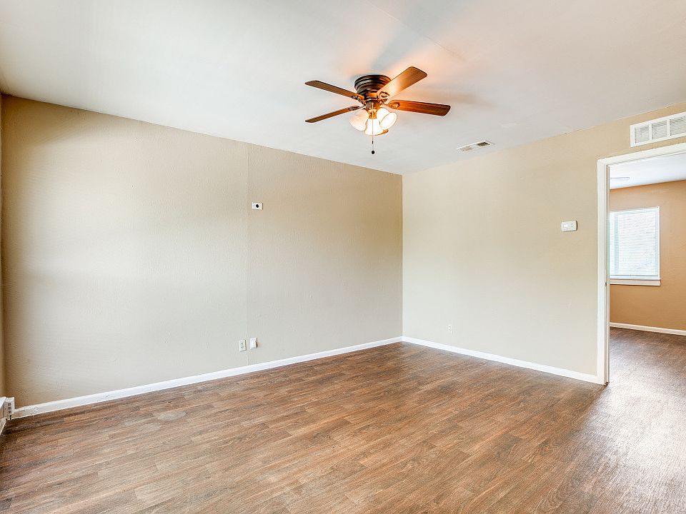 1st image of 216 Lucas St APT 2