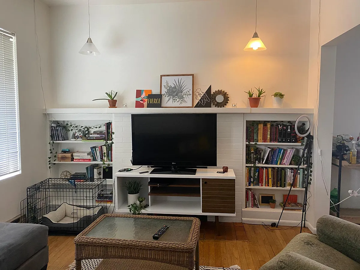 L - 5215 11th Ave NE