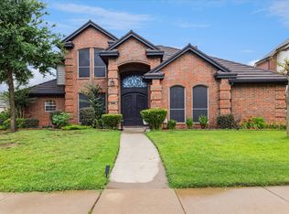 312 Springhill Dr, Hurst, TX 76054