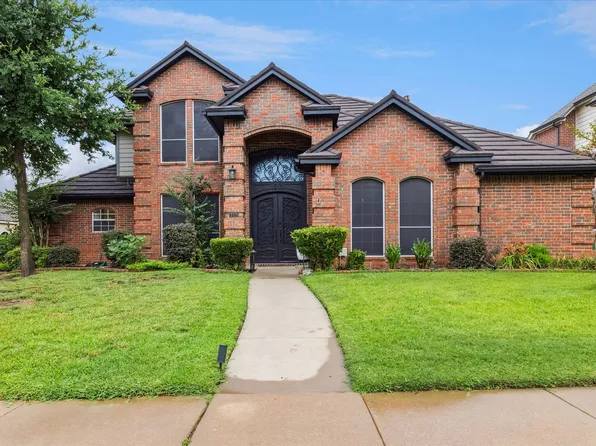 312 Springhill Dr, Hurst, TX 76054