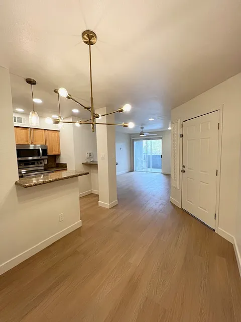 2 bed, 860 sqft, $1,450 — Photo 2