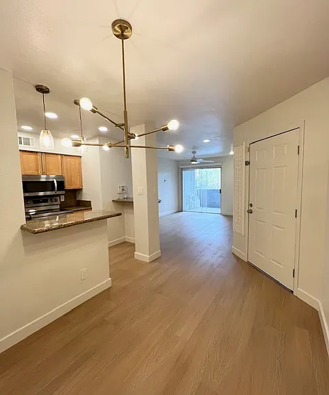 4410 N Longview Ave #220 — Photo 2
