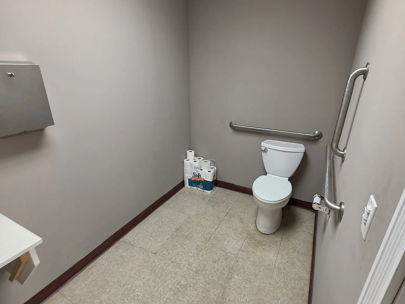 5 bed, $1,000 — Photo 3