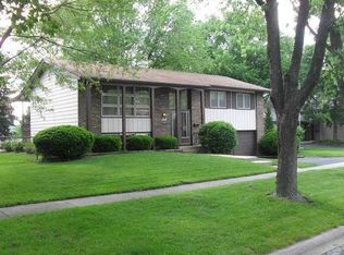 6418 Marshall Dr, Woodridge, IL