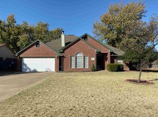 1120 Quail Creek Dr, Enid, OK 73703