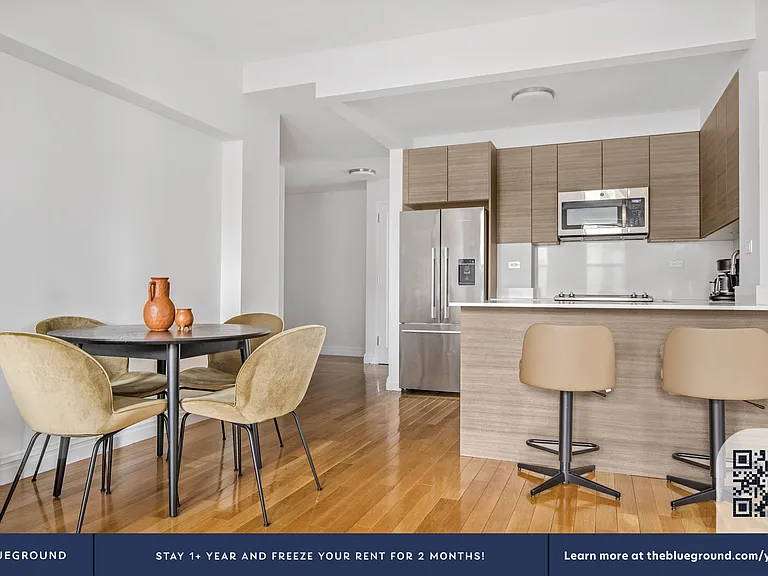 210 W 70th St #918 — Photo 7