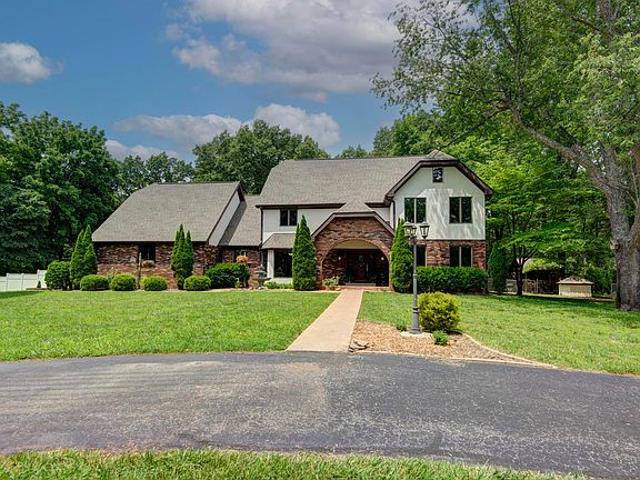 2nd image of 1805 Bramblewood Lane