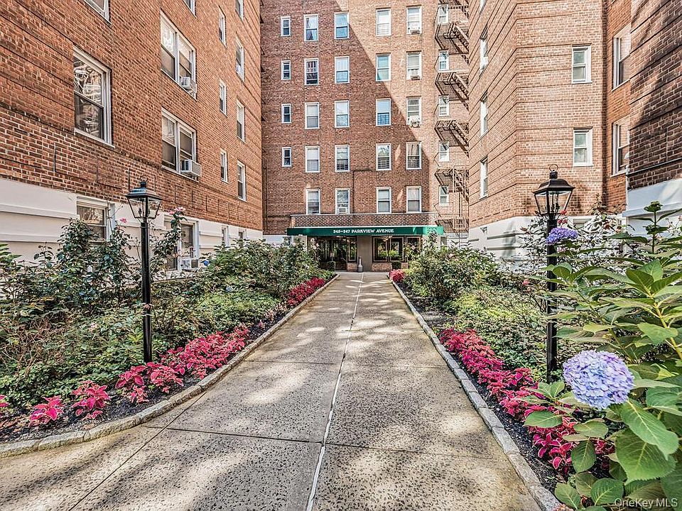 1st image of 247 Parkview Avenue #6P