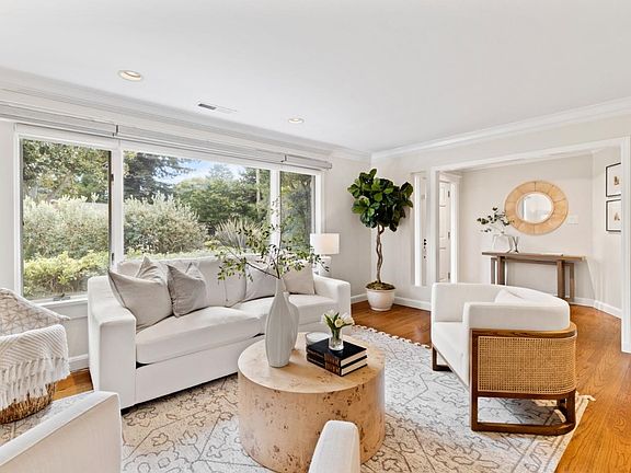 4th image of 1110 Westfield Dr