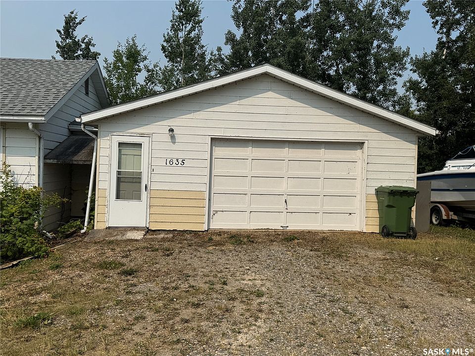 1st image of 1635 Bay Avenue N