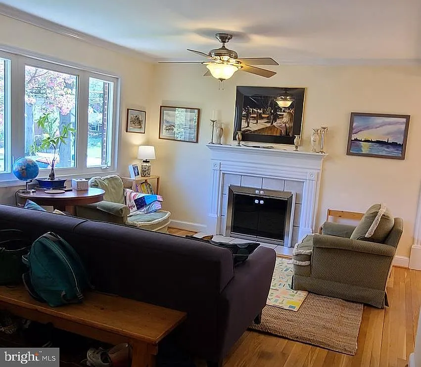 4 bed, 2.0 bath, 2080 sqft, $3,950 — Photo 3