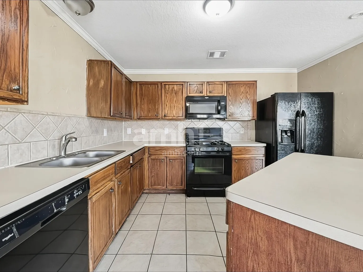 4 bed, 2.5 bath, 2536 sqft, $2,345 — Photo 3