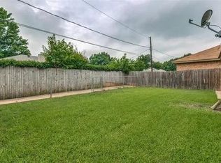 425 Indian Crest Dr, Saginaw, TX 76179