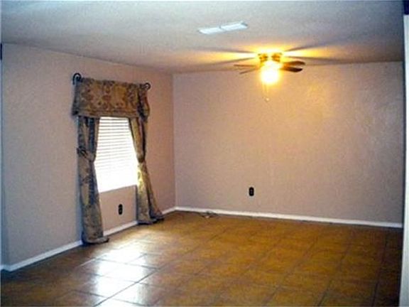 3rd image of 314 E Little St