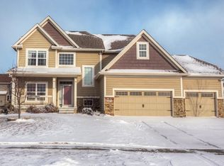 16491 Buena Vista Dr, Clive, IA 50325