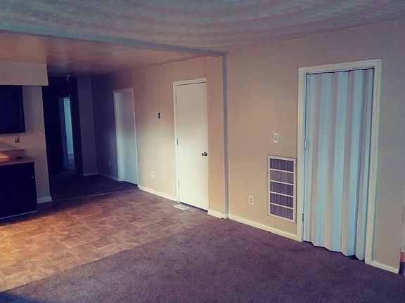 5th image of 1310 Elm Ave #A