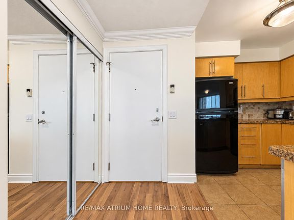 3rd image of 25 Greenview Ave #2320