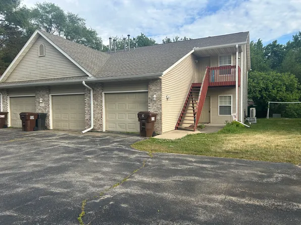 5467 Tall Pines Pkwy APT 1, Roscoe, IL 61073