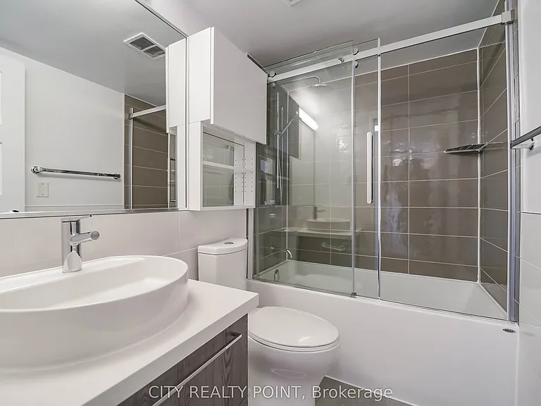 1500 Bathurst St #207 — Photo 10