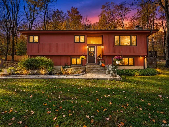 25 Ponderosa Road, Carmel, NY 10512