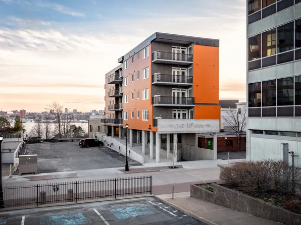 17 Prince St #101, Dartmouth, NS B2Y 4W2
