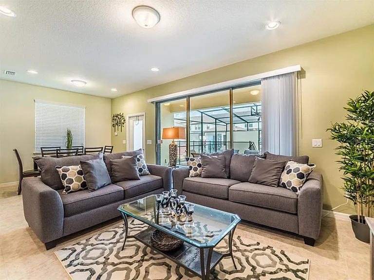 8928 Adriatico Ln — Photo 3