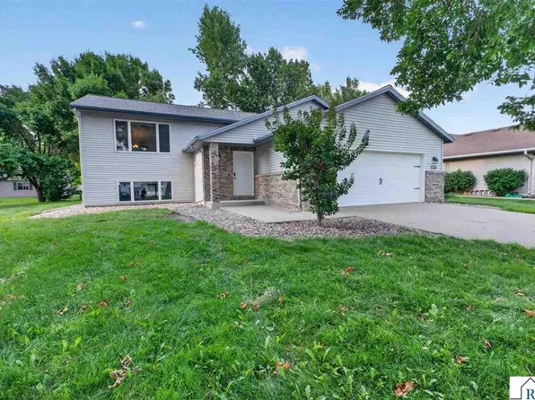 108 Celestine Cir, Mankato, MN 56001
