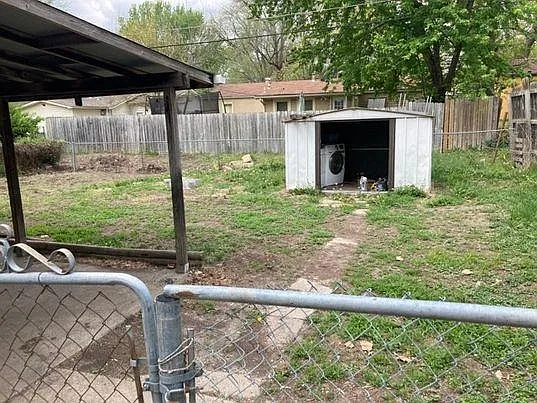 2213 SW Winterwood Ln — Photo 3