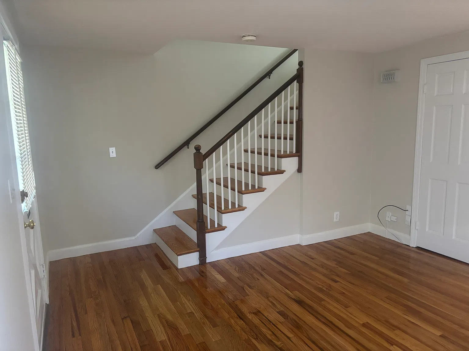1 bed, 1.5 bath, 1013 sqft, $2,500 — Photo 2