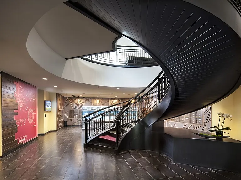 Leasing Lobby